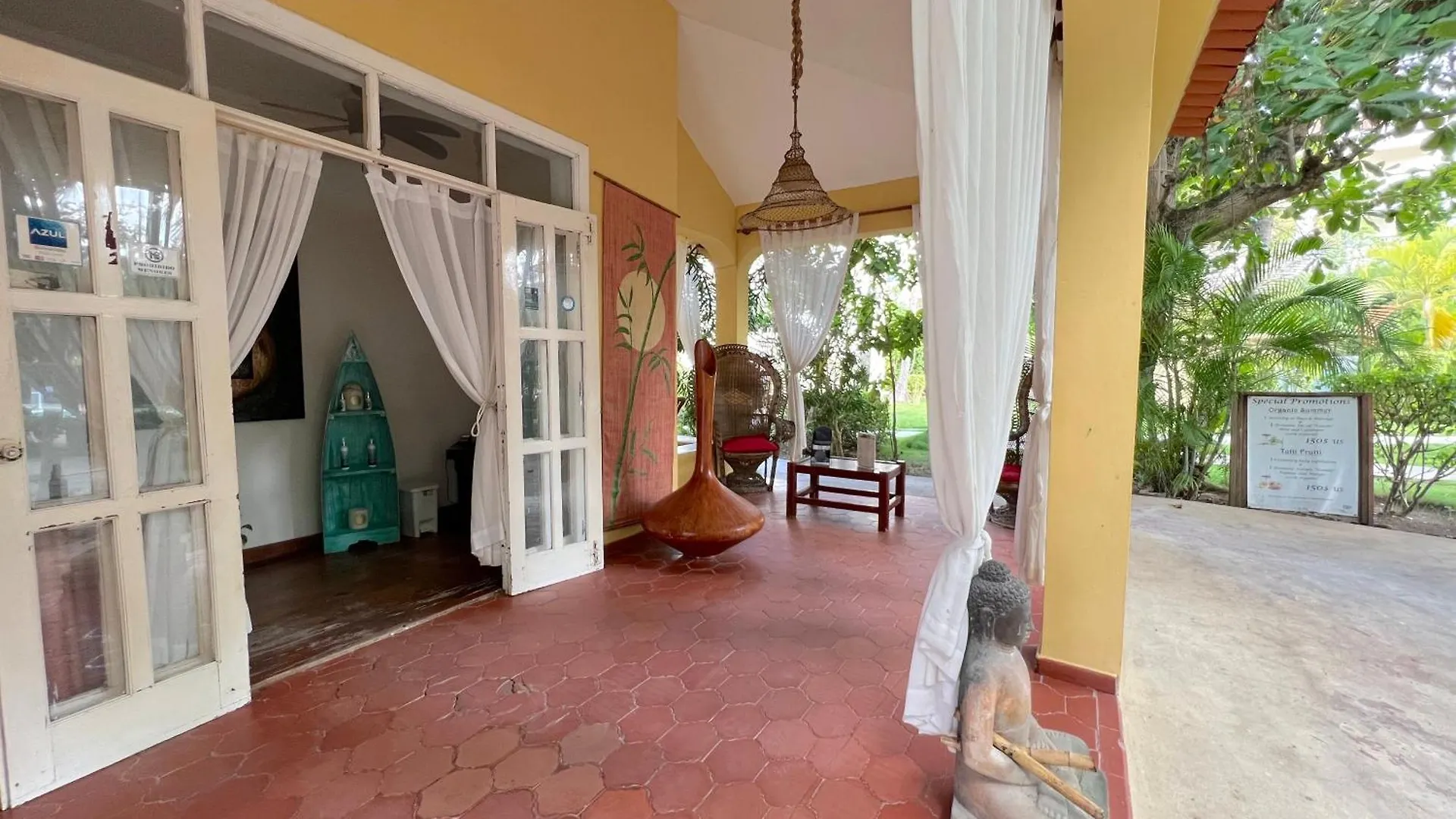 Vacation Suites With Rooftop Pool, Beach Club, Spa, Restaurants - Playa Los Corales Punta Cana Hotel
