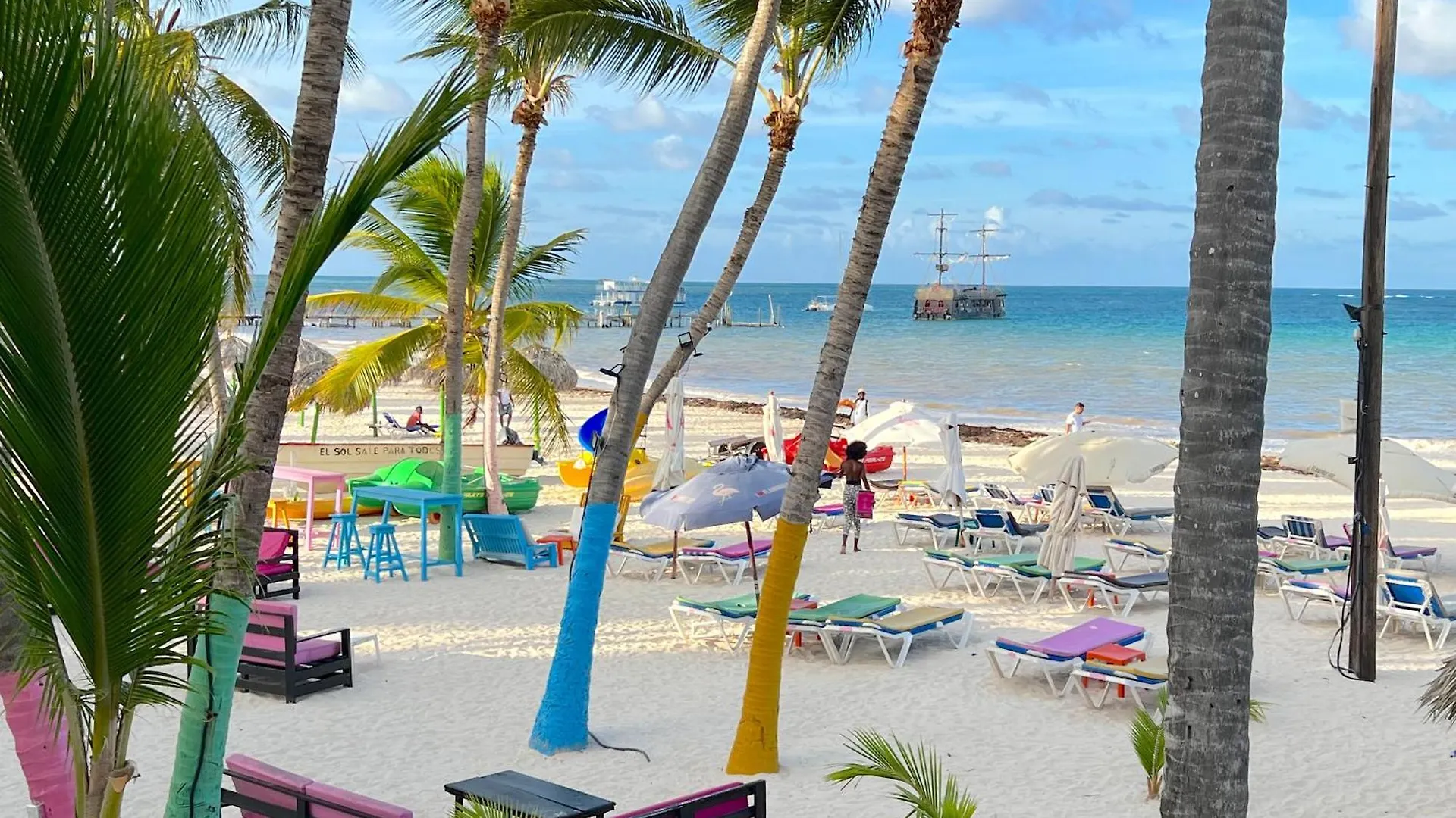 Vacation Suites With Rooftop Pool, Beach Club, Spa, Restaurants - Playa Los Corales Punta Cana Hotel