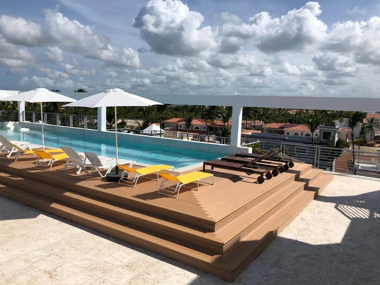 Vacation Suites With Rooftop Pool, Beach Club, Spa, Restaurants - Playa Los Corales Punta Cana