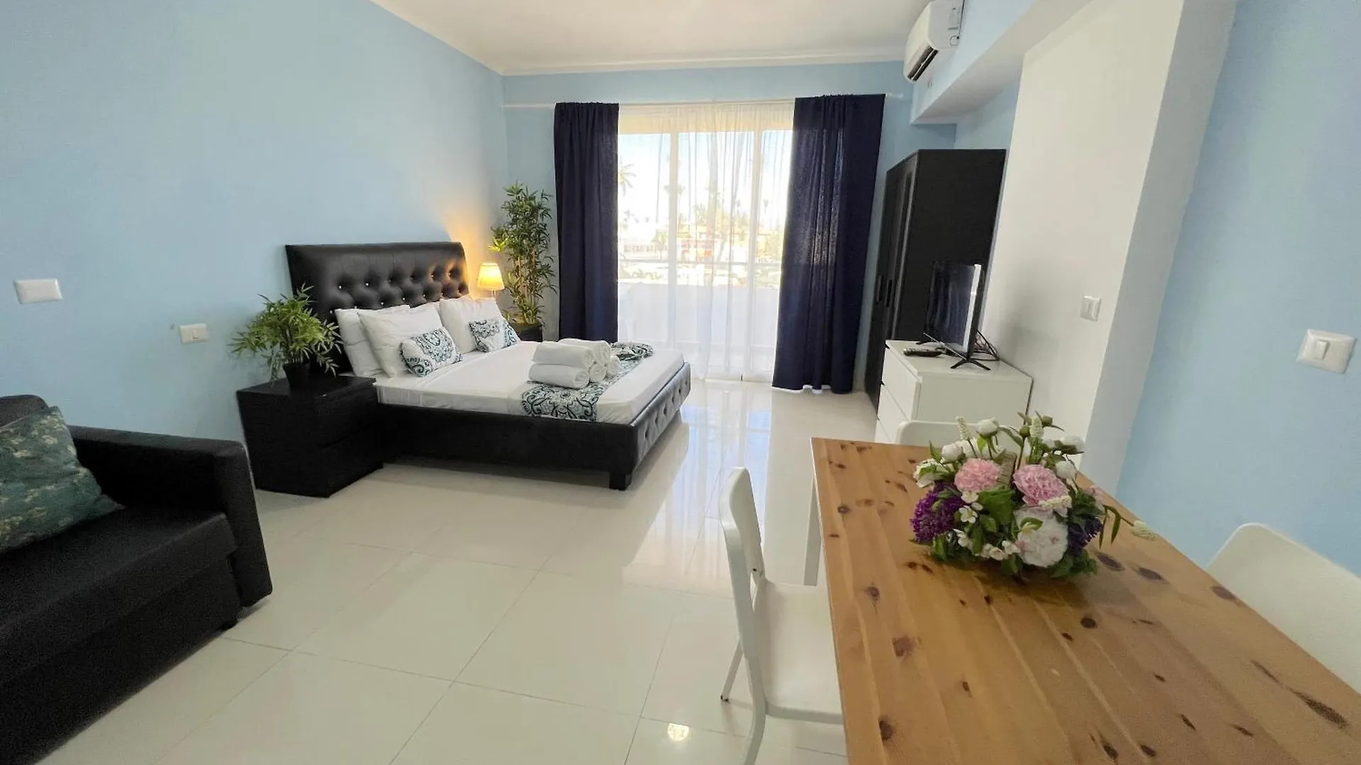 Vacation Suites With Rooftop Pool, Beach Club, Spa, Restaurants - Playa Los Corales Punta Cana Hotel