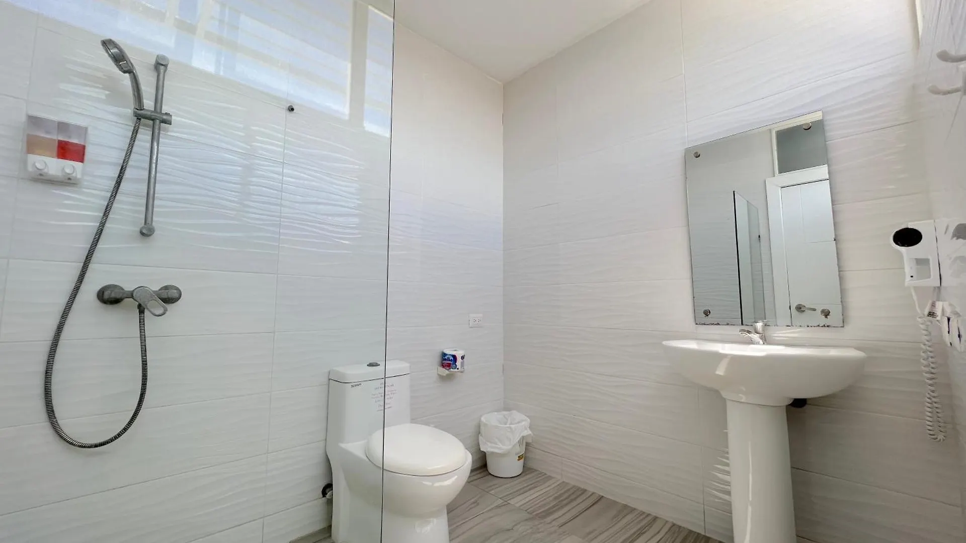 Hotel Vacation Suites With Rooftop Pool, Beach Club, Spa, Restaurants - Playa Los Corales Punta Cana