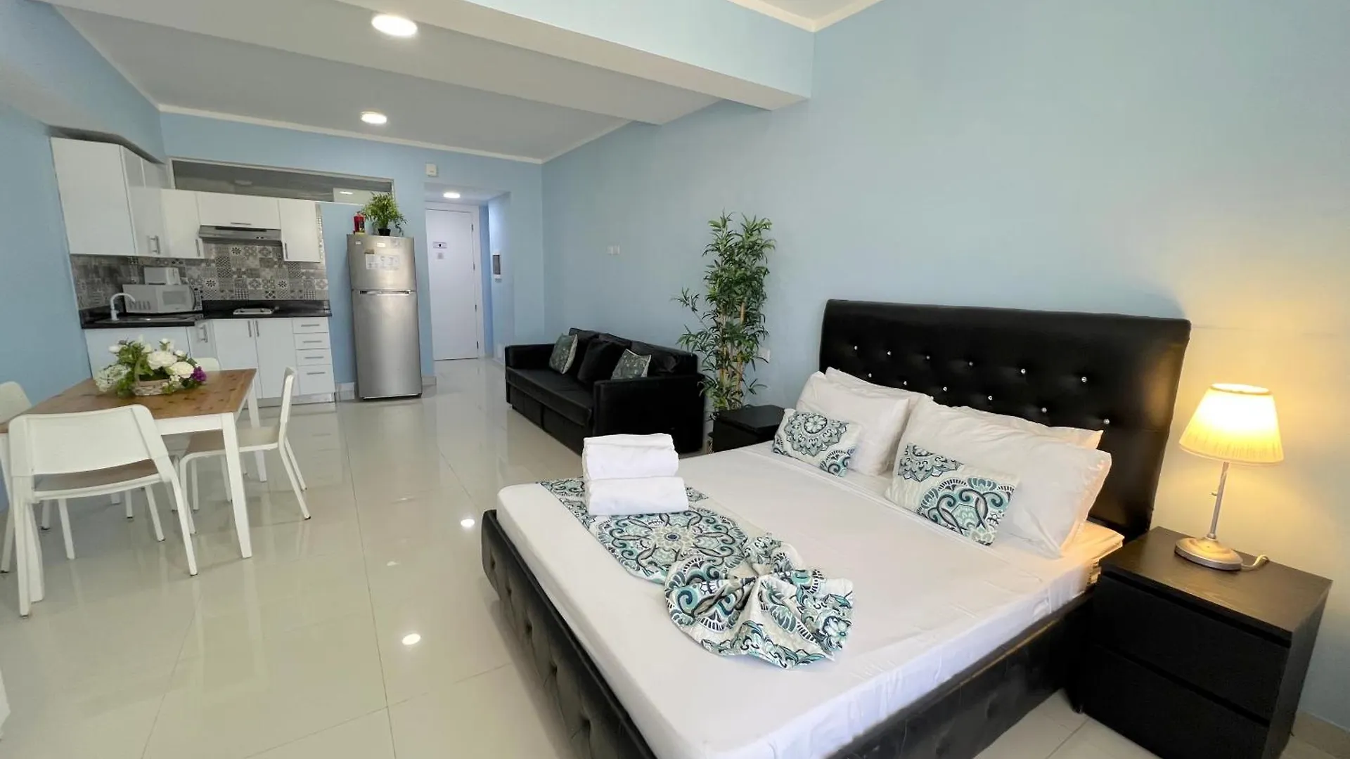 Hotel Vacation Suites With Rooftop Pool, Beach Club, Spa, Restaurants - Playa Los Corales Punta Cana