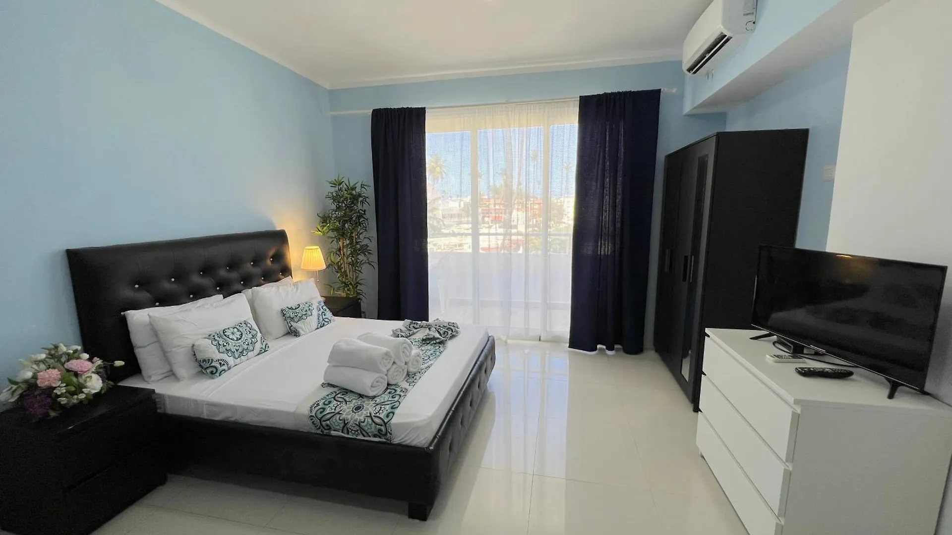 Vacation Suites With Rooftop Pool, Beach Club, Spa, Restaurants - Playa Los Corales Punta Cana 5*,  República Dominicana